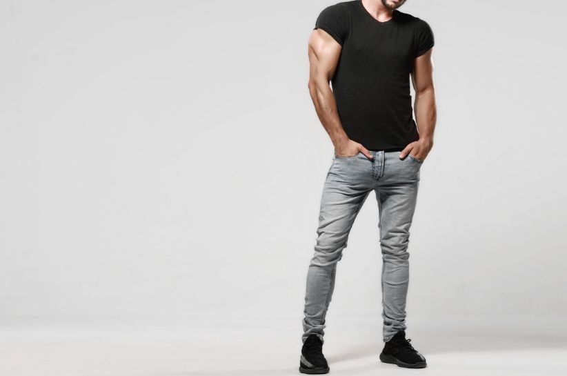 Серые мужские джинсы – идеи модных стилизаций на любой случай! - We LoveBorn2be
